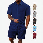 Freizeit-Set für Herren mit Hemd und Shorts