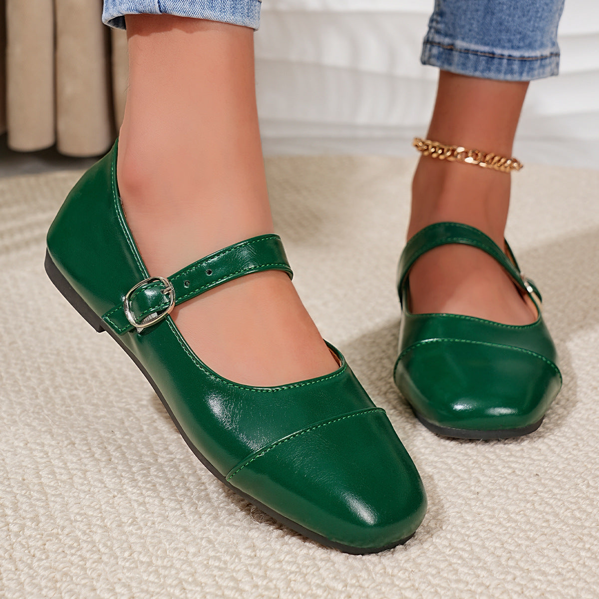 Damen Ballerinas mit verstellbarem Riemen und elegantem Obermaterial EB