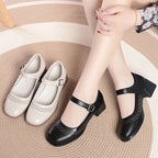 Damen Ballerinas mit verstellbarem Riemen und dekorativem Schnitt EB