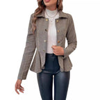 Damen Chic Tailored Blazerjacke mit asymmetrischem Saum und Knopfdetails EB