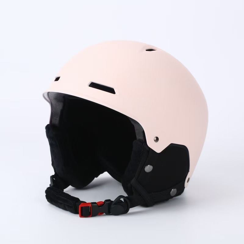 Protektiver Skihelm