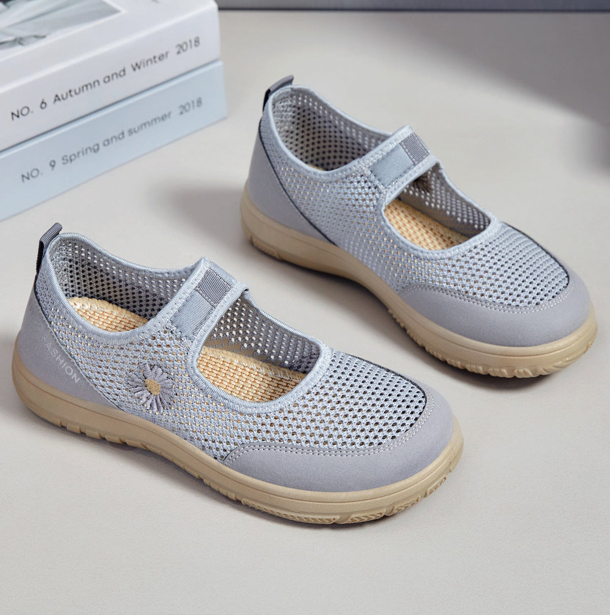 Damen Bequeme Slip-On Freizeitschuhe mit elastischem Einsatz EB