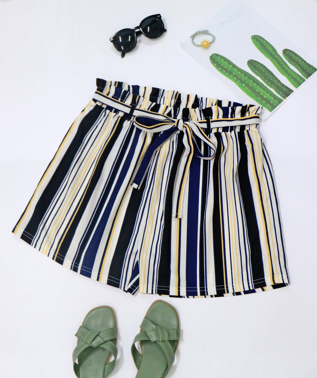 Gestreifte Damen-Sommershorts mit elastischem Bund