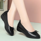 Damen Ballerinas mit perforierter Oberfläche und komfortablem Blockabsatz EB