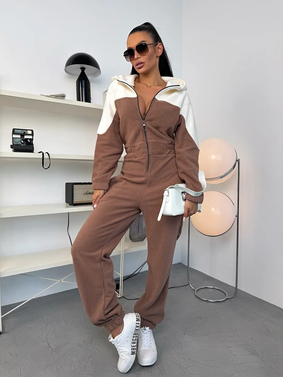 Gemütlicher Fleece-Jumpsuit mit Kapuze