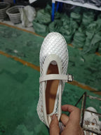 Damen Ballerina-Schuhe mit Netzdesign und verstellbarem Riemen EB