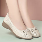 Damen Ballerinas mit perforierter Oberfläche und komfortablem Blockabsatz EB