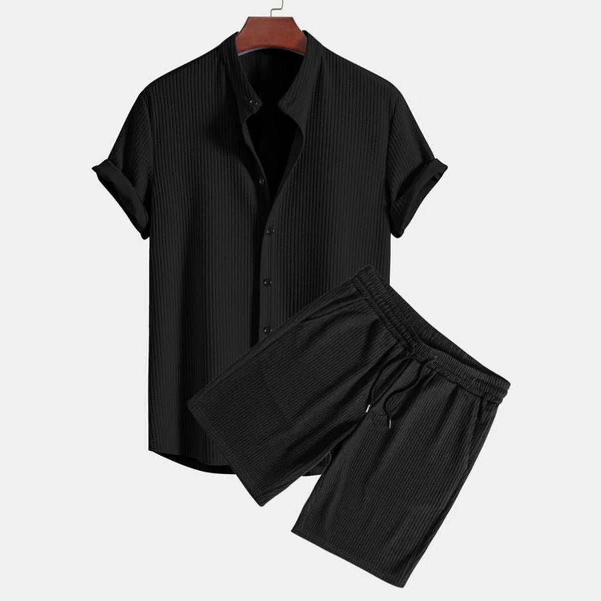 Velours-Poloshirt und Velours-Shorts