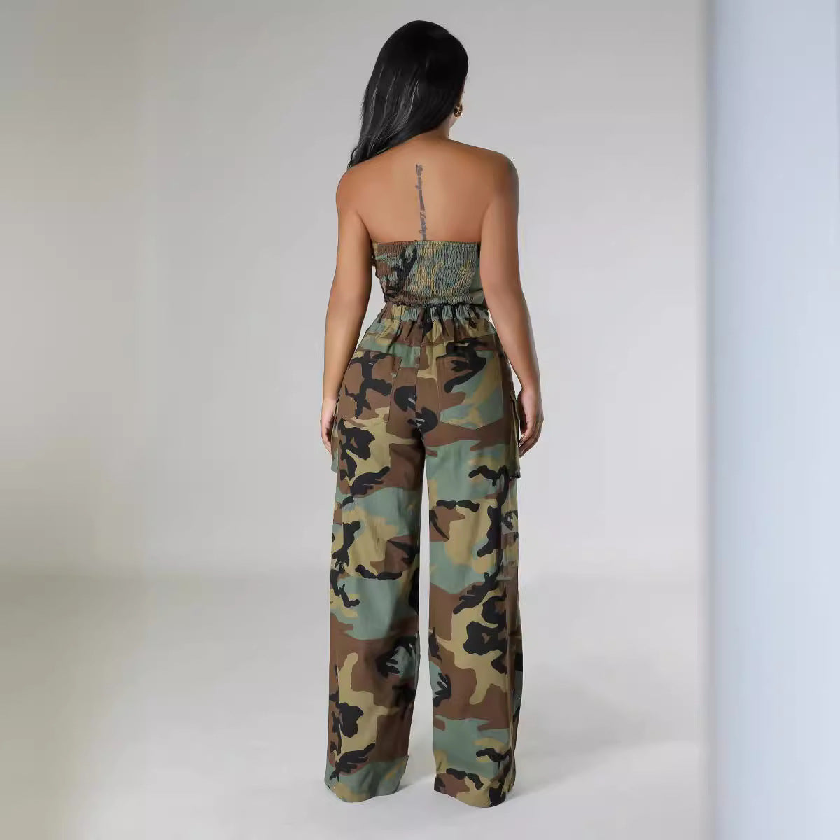 Damen Camouflage Jumpsuit mit weitem Bein und praktischem Gürtel Heidi-Mode