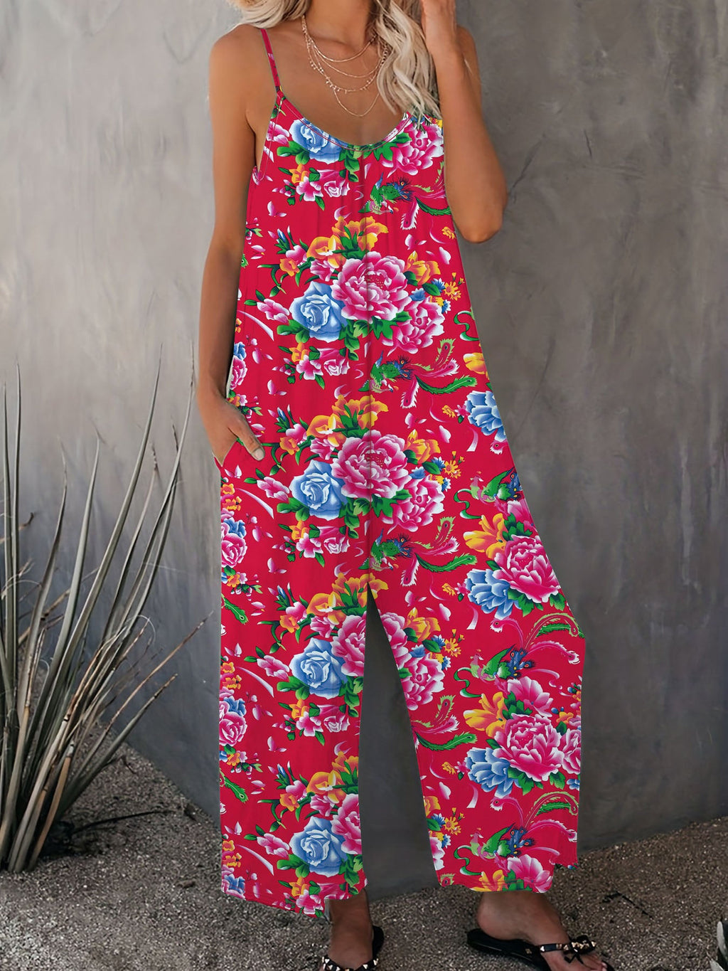 Damen Luftiger Jumpsuit mit floralem Design und verstellbaren Trägern EB