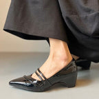 Damen elegante Ballerinas mit raffiniertem Riemchen und glänzender Lack-Oberfläche EB