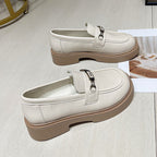 Damen Bequeme Mokassins mit modischen Schnallen-Details EB