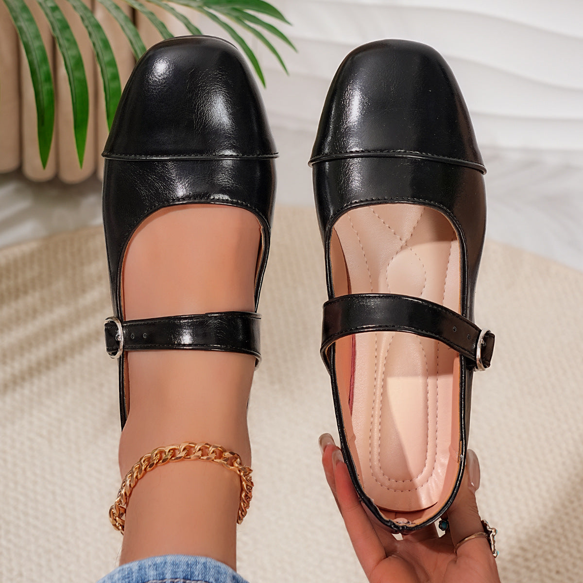 Damen Ballerinas mit verstellbarem Riemen und elegantem Obermaterial EB