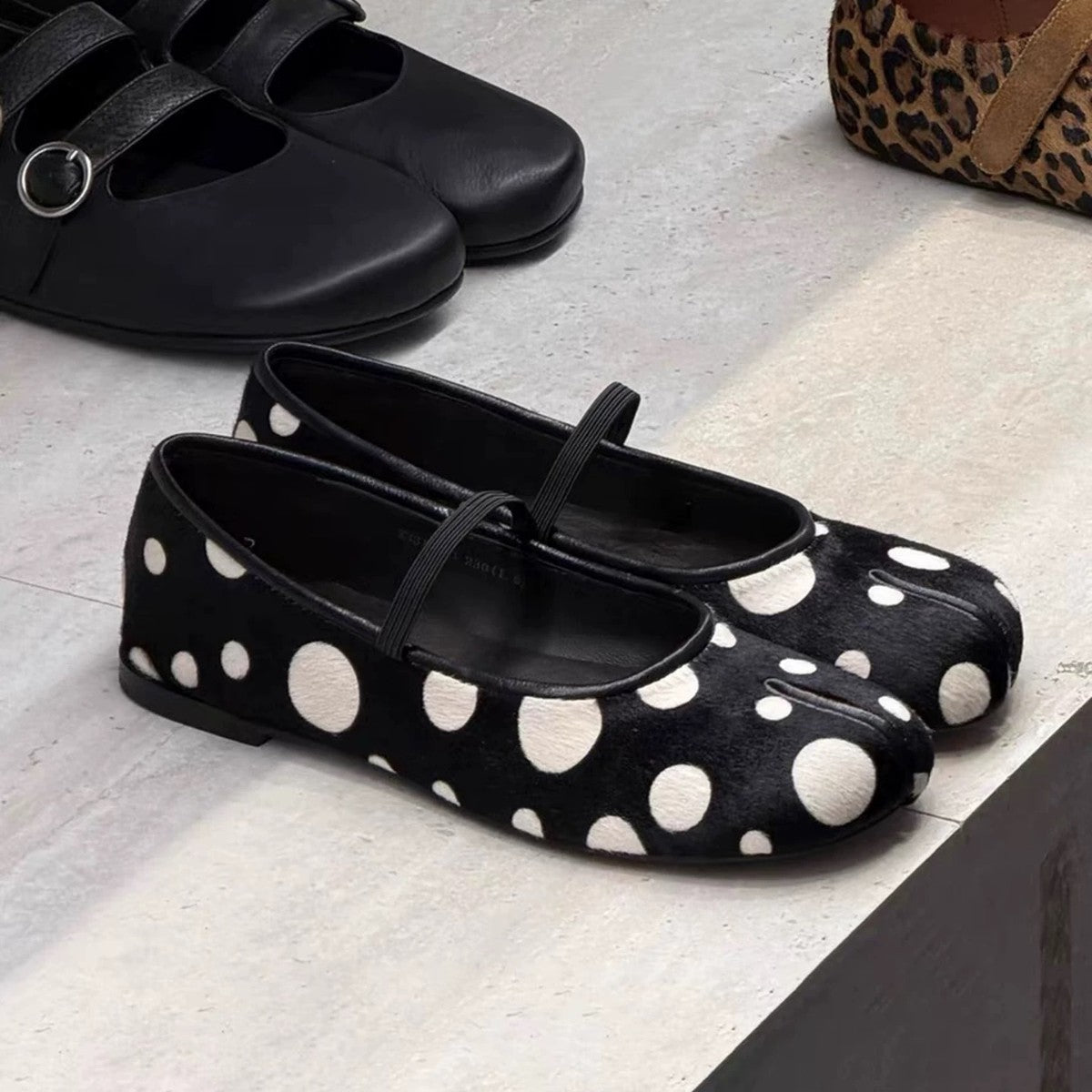 Damen Ballerinas mit trendigem Punktdesign und bequemer Passform EB