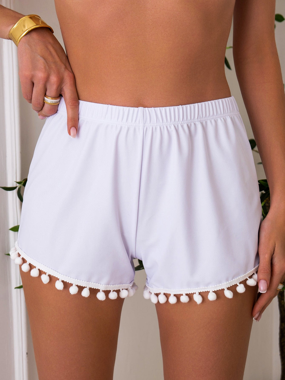 Sommer-Badeshorts für Damen mit Pompom-Dekor