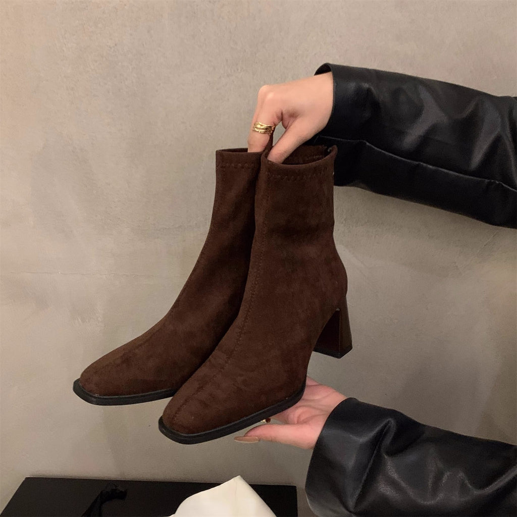 Damen Elegante Ankle Boots mit Hochwertigem Veloursleder und Robuster Blockabsatz EB