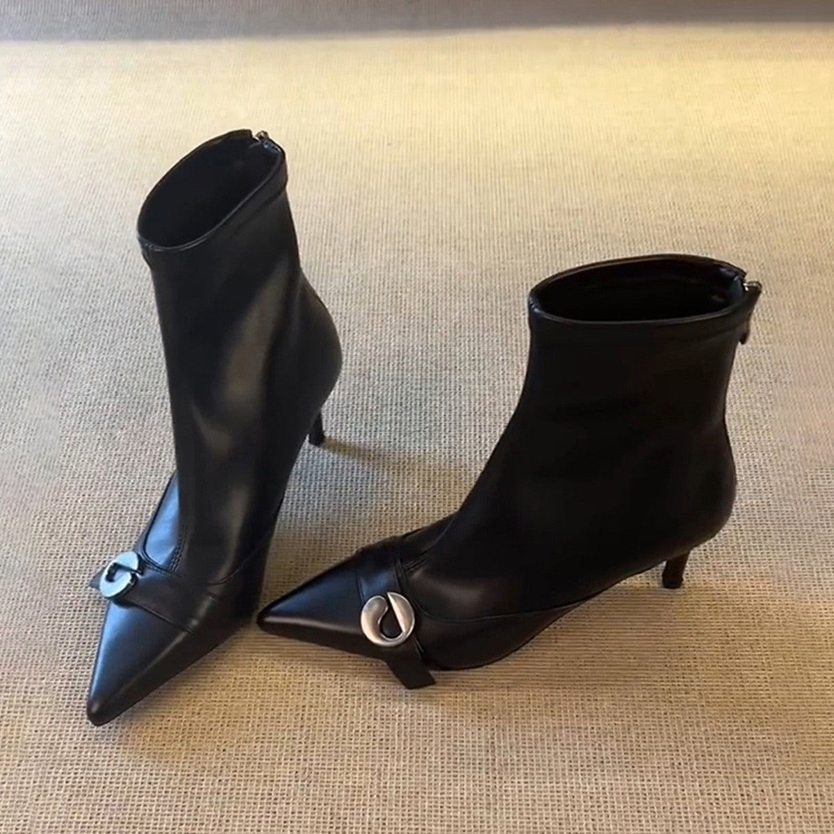 Damen elegante High Heel Stiefeletten mit modischer Schnallenverzierung EB