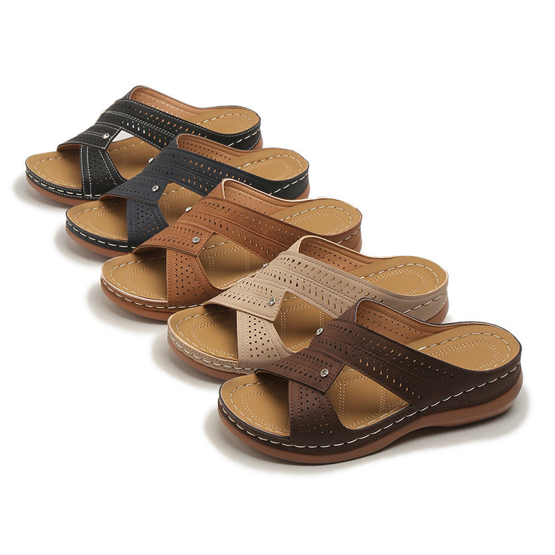 Damen elegante Clogs mit atmungsaktiver Oberflächenstruktur und modischen Schnittdetails EB