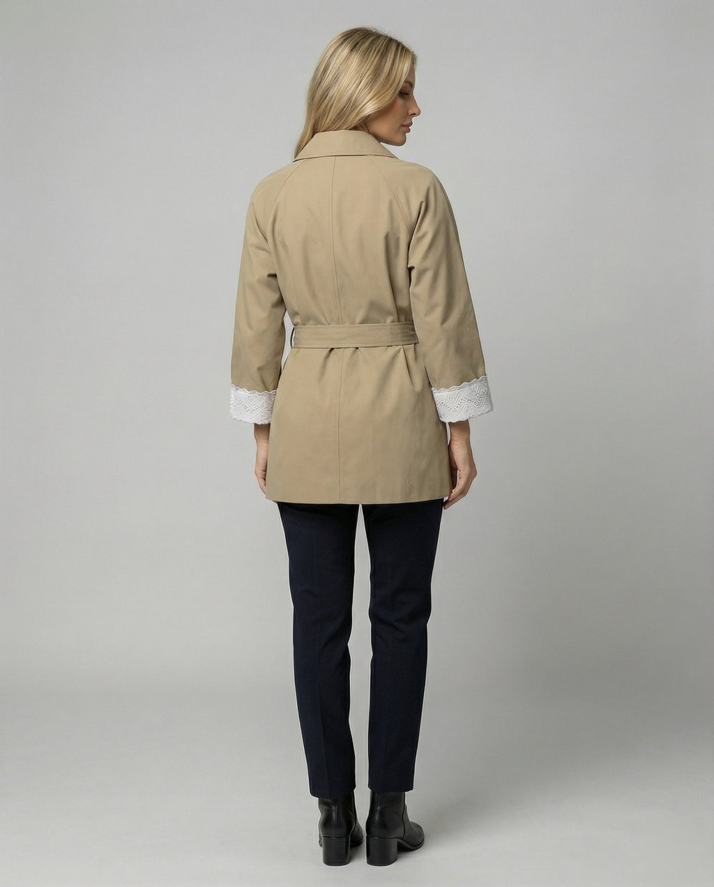 Damen Mode online taillierter Trenchcoat mit Stehkragen und Spitzenmanschetten EB