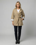 Damen Mode online taillierter Trenchcoat mit Stehkragen und Spitzenmanschetten EB