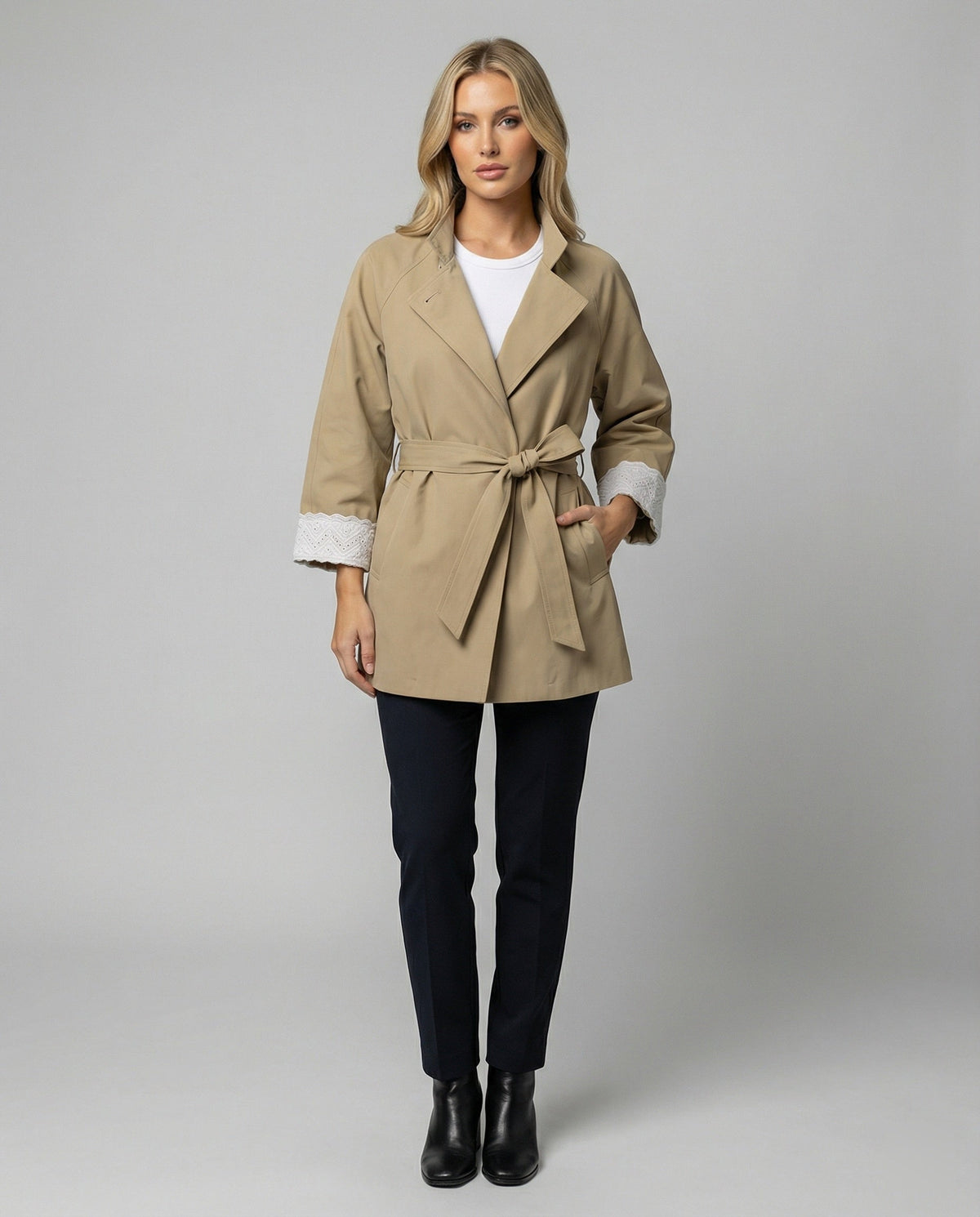 Damen Mode online taillierter Trenchcoat mit Stehkragen und Spitzenmanschetten EB