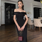 Damen Damenhaftes Maxi-Kleid mit off-shoulder Design und eleganten Knopfdetails EB