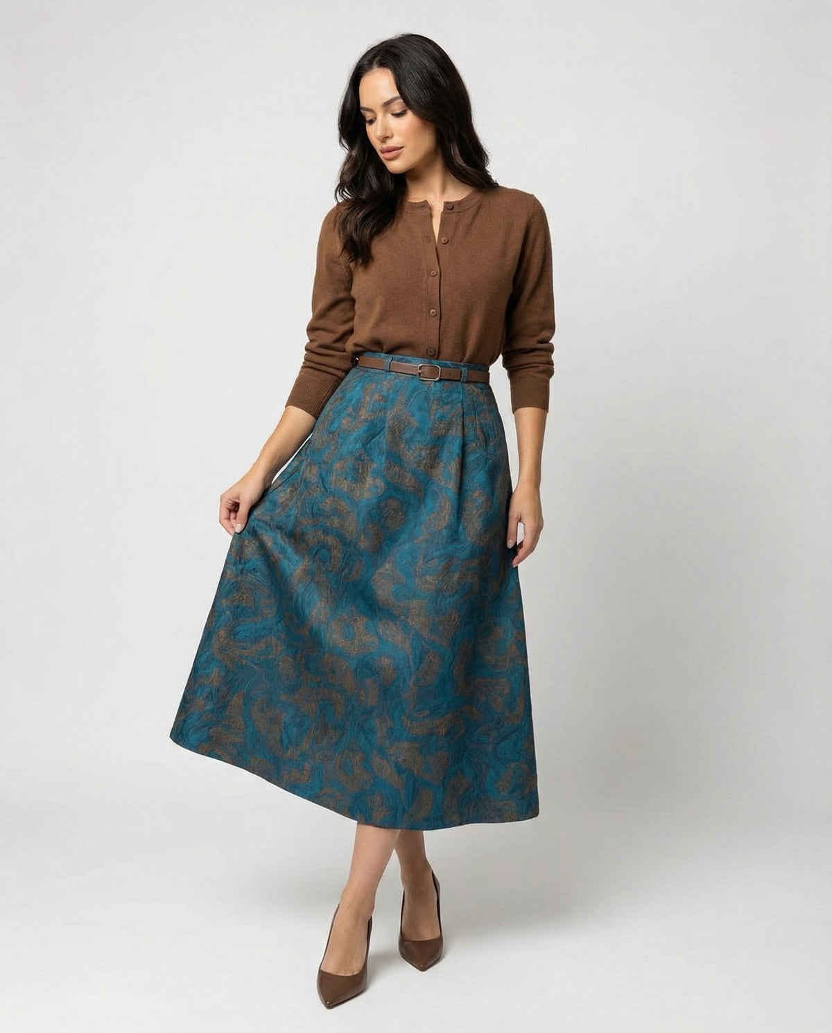Damen Polo Cardigan Zopfmuster Midirock mit hohem Bund, Jacquardstruktur, dezenter Faltenlegung und Eingrifftaschen EB