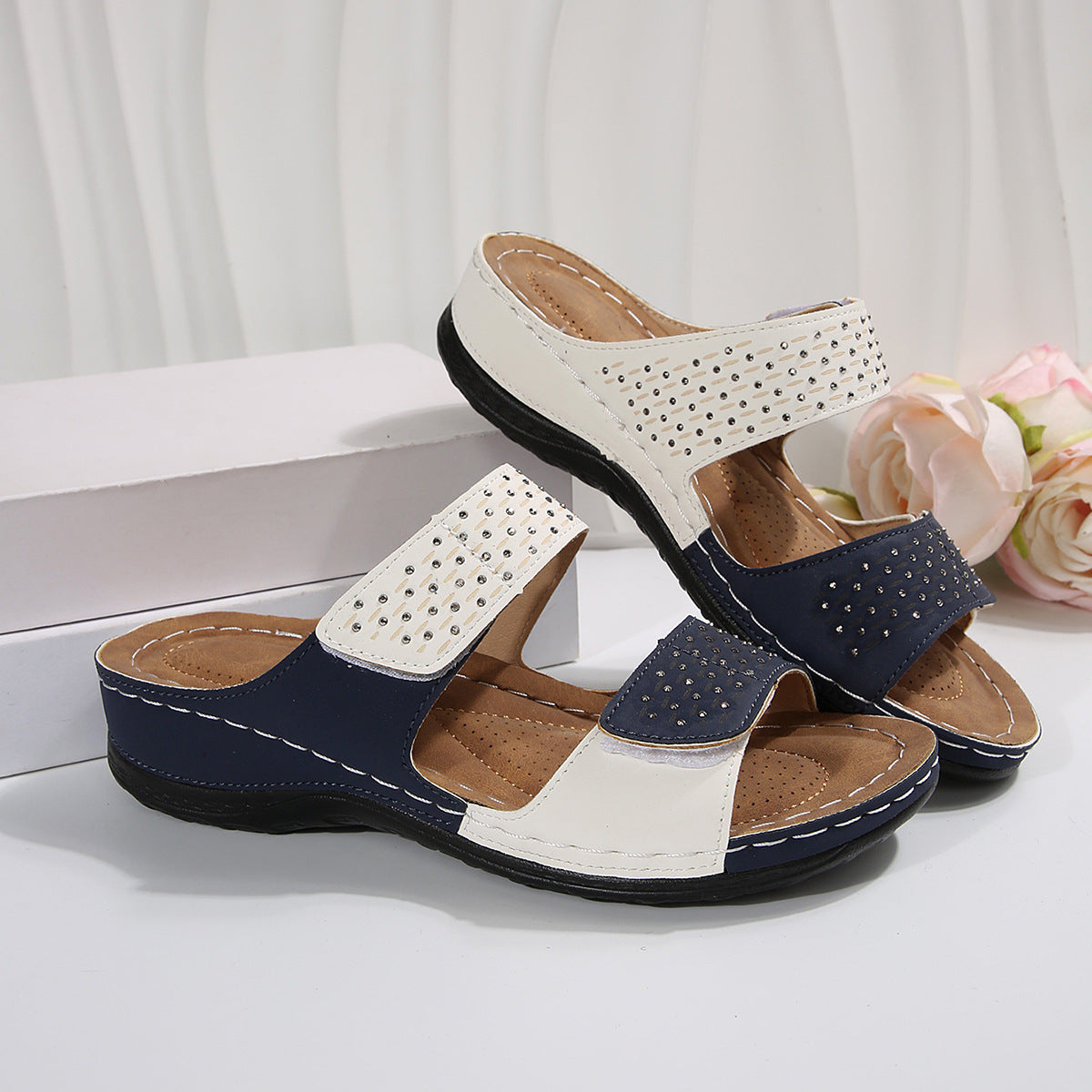 Damen bequeme Clogs mit modischen Applikationen EB