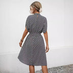 Damen Bogenmuster Kleid mit hohem Kragen und Bindegürtel EB