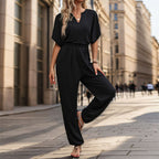 Lässiger Damen-Jumpsuit mit Taillensmock, kurzen Fledermausärmeln und elastischen Beinabschlüssen