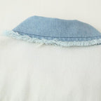 Damen cropped Denimjacke mit kontrastierenden Taschen und fransigem Saum EB