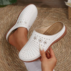Damen Bequeme Clogs mit modischem Perforationsdesign und dekorativen Applikationen EB
