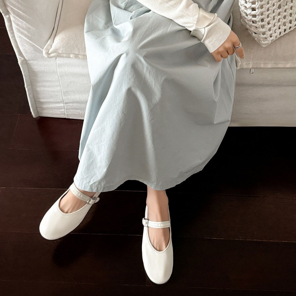 Damen elegante Ballerinas mit verstellbarem Riemchen EB