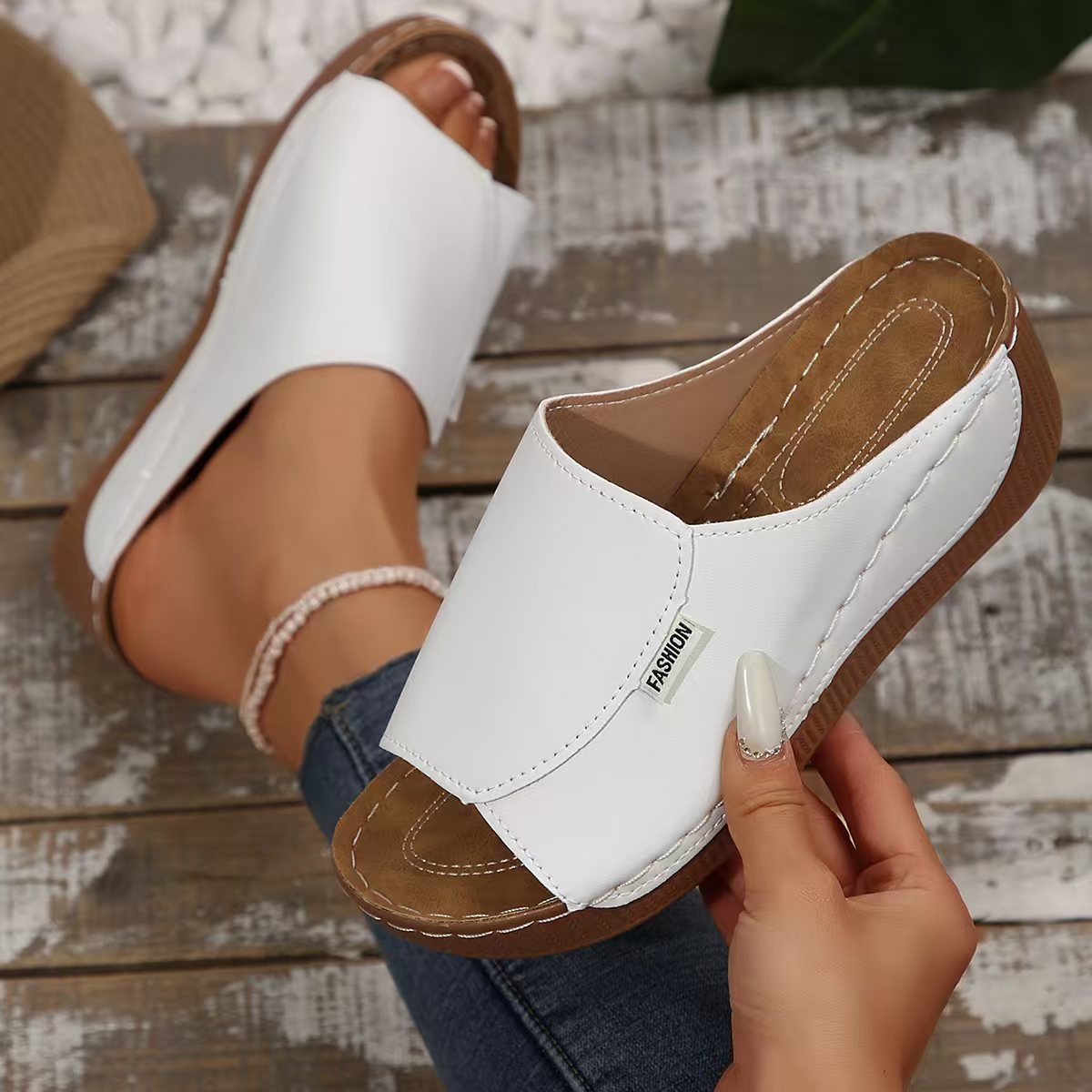 Damen bequeme Clogs mit ergonomischer Fußbett und modischem Riemendesign EB