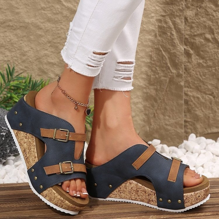 Damen bequeme Wedge-Pantoletten mit dekorativen Riemchen und korkgesunder Sohle EB