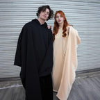 Damen kuscheliger Kapuzenponcho aus weichem Mikrofleece EB