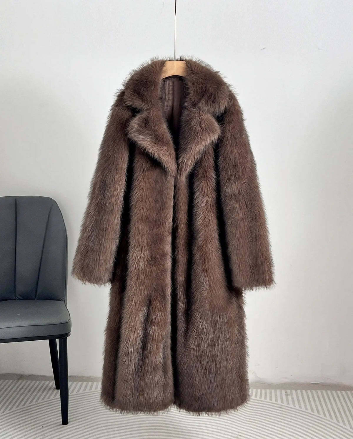 Damen Eleganter Pelzmantel mit großen Taschen EB