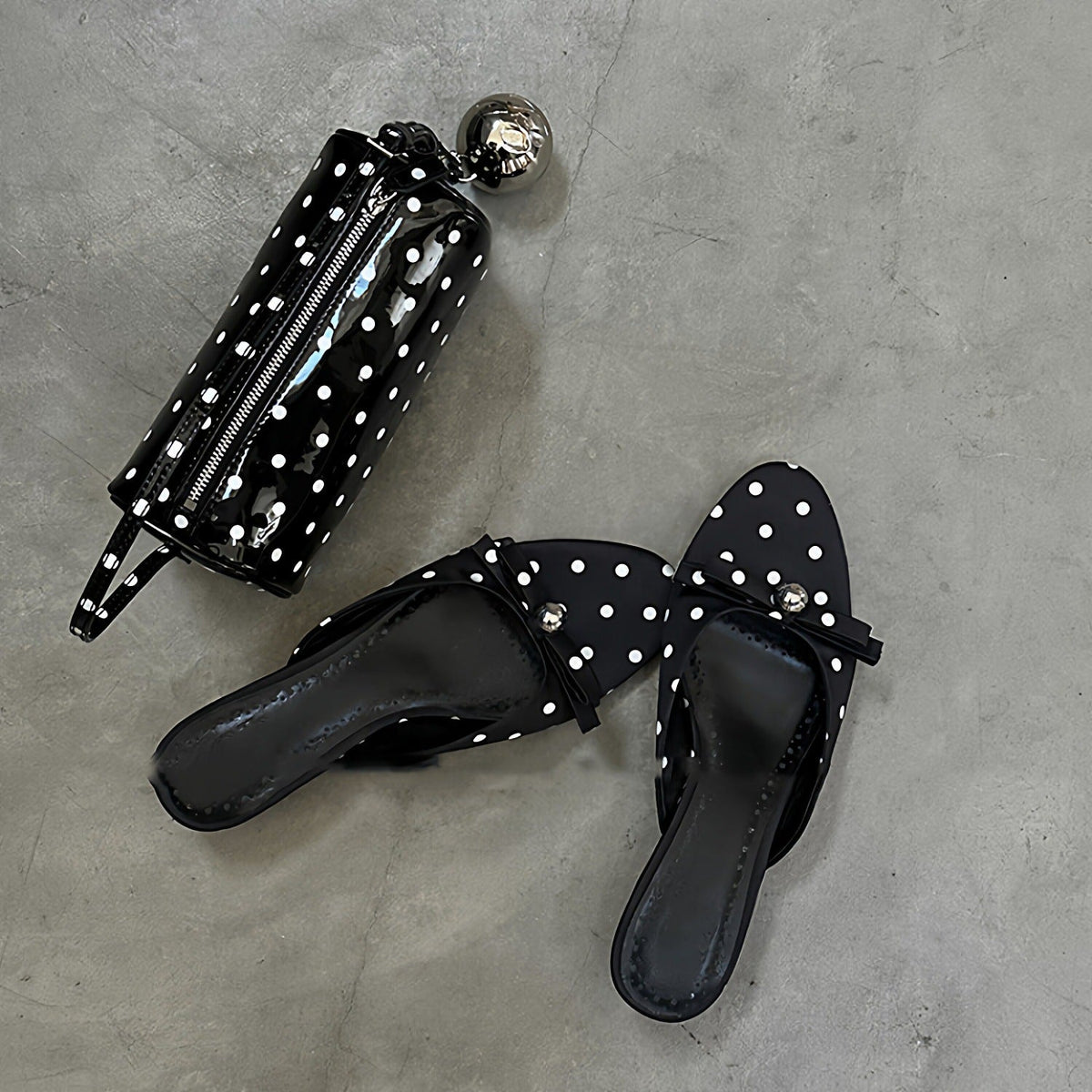 Damen Badeschuhe mit modischem Punkteüberwurf und raffiniertem Schleifendesign EB