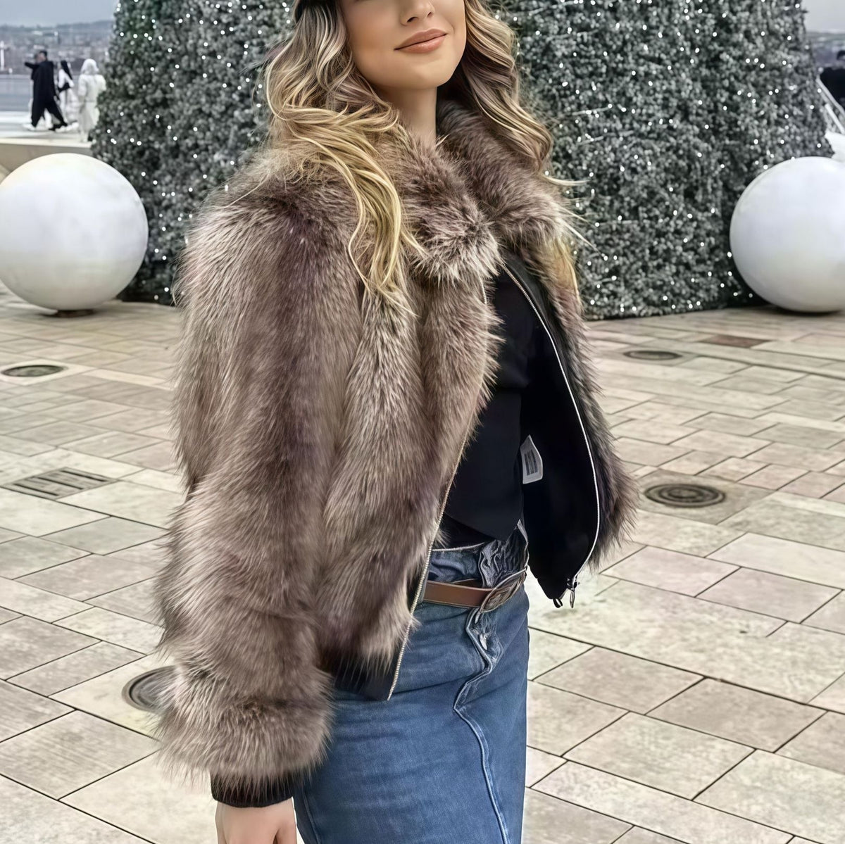 Damen Kunstfelljacke im eleganten Cropped-Design EB