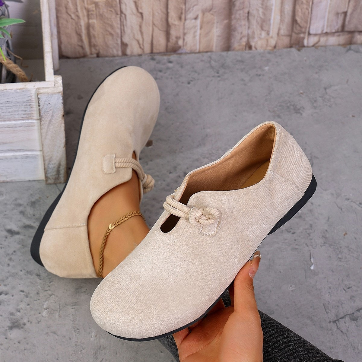 Damen bequeme und elegante Slipper mit modischen Schnürdetails EB