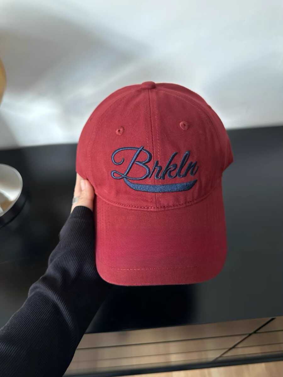Stilvolle Baseballkappe mit gebogenem Schirm