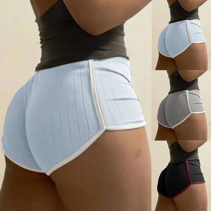 Plissierte Damen-Freizeitshorts mit Kontrastpaspel