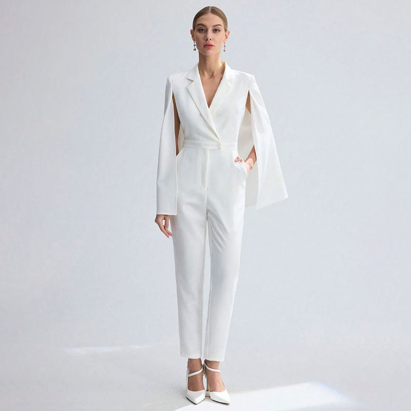 Eleganter Damen-Jumpsuit mit Cape-Detail