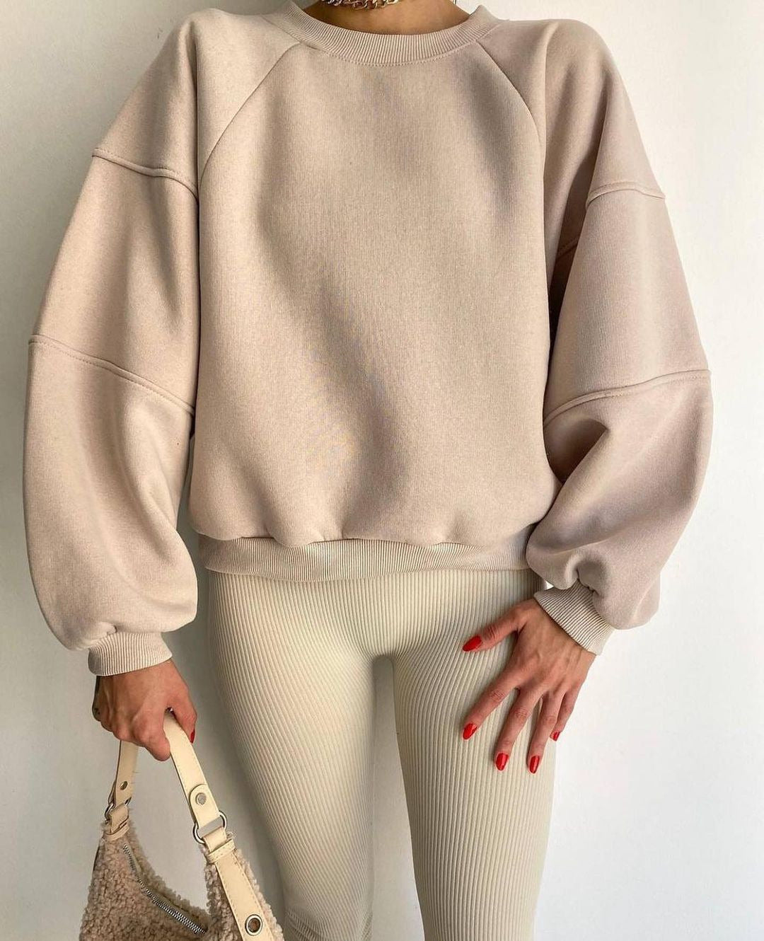 Damen-Loungewear-Set: Oversized-Sweatshirt und Radlerhose