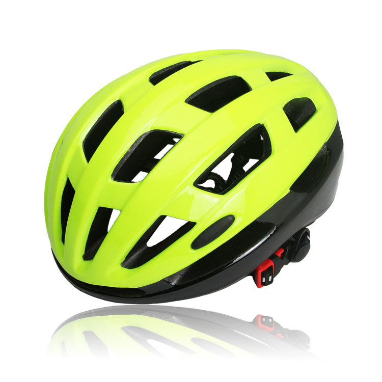 Aerodynamischer belüfteter Fahrradhelm