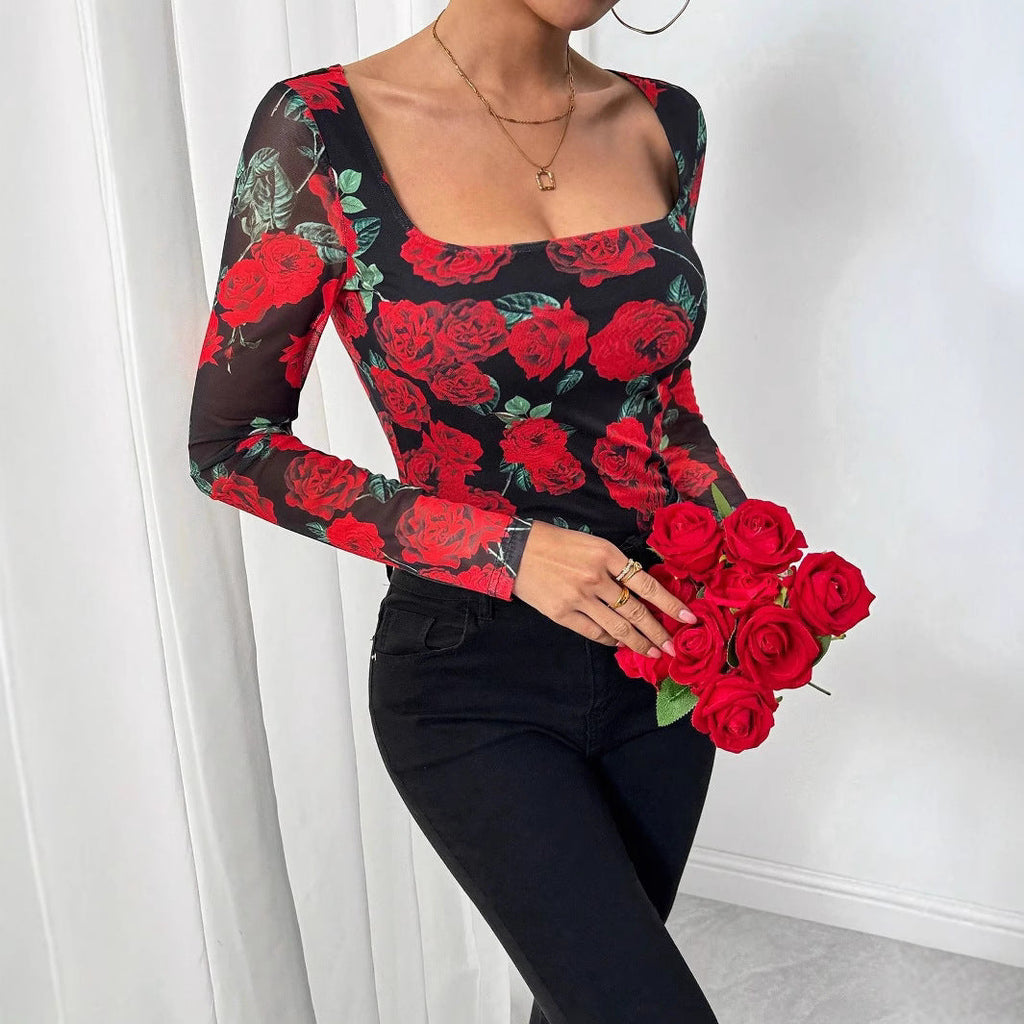 Damen nan figurnahes Stretchshirt mit quadratischem Ausschnitt, feiner Meshstruktur und großflächigem Rosenprint EB