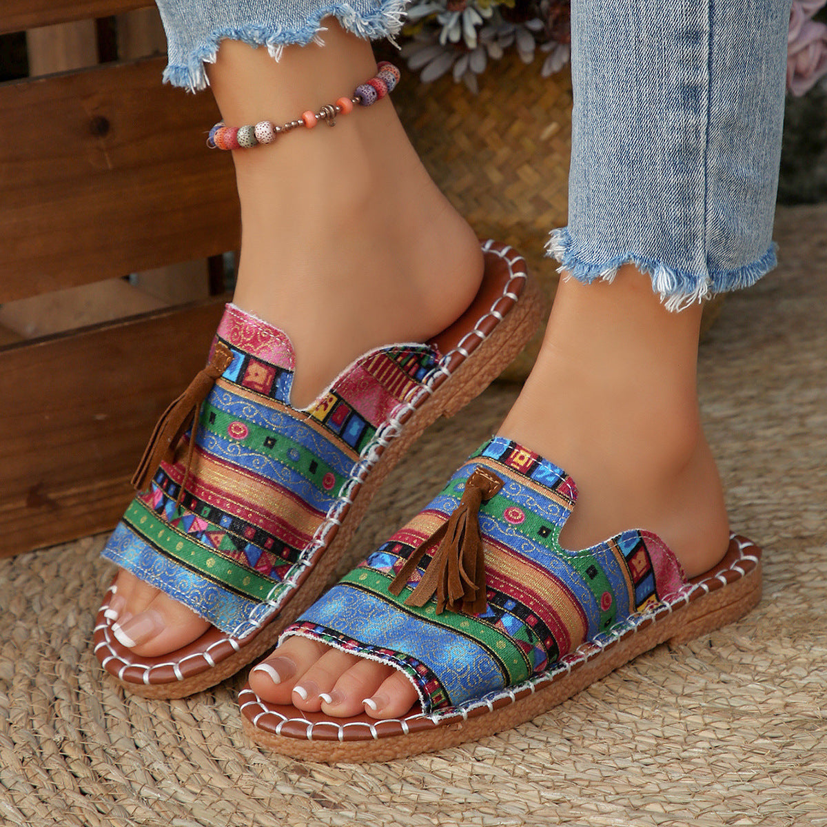 Damen Casual Slip-On Sandalen mit buntem Webdesign und Quasten EB