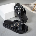 Damen Badesandalen mit modischem Riemendesign und eleganten Nieten EB