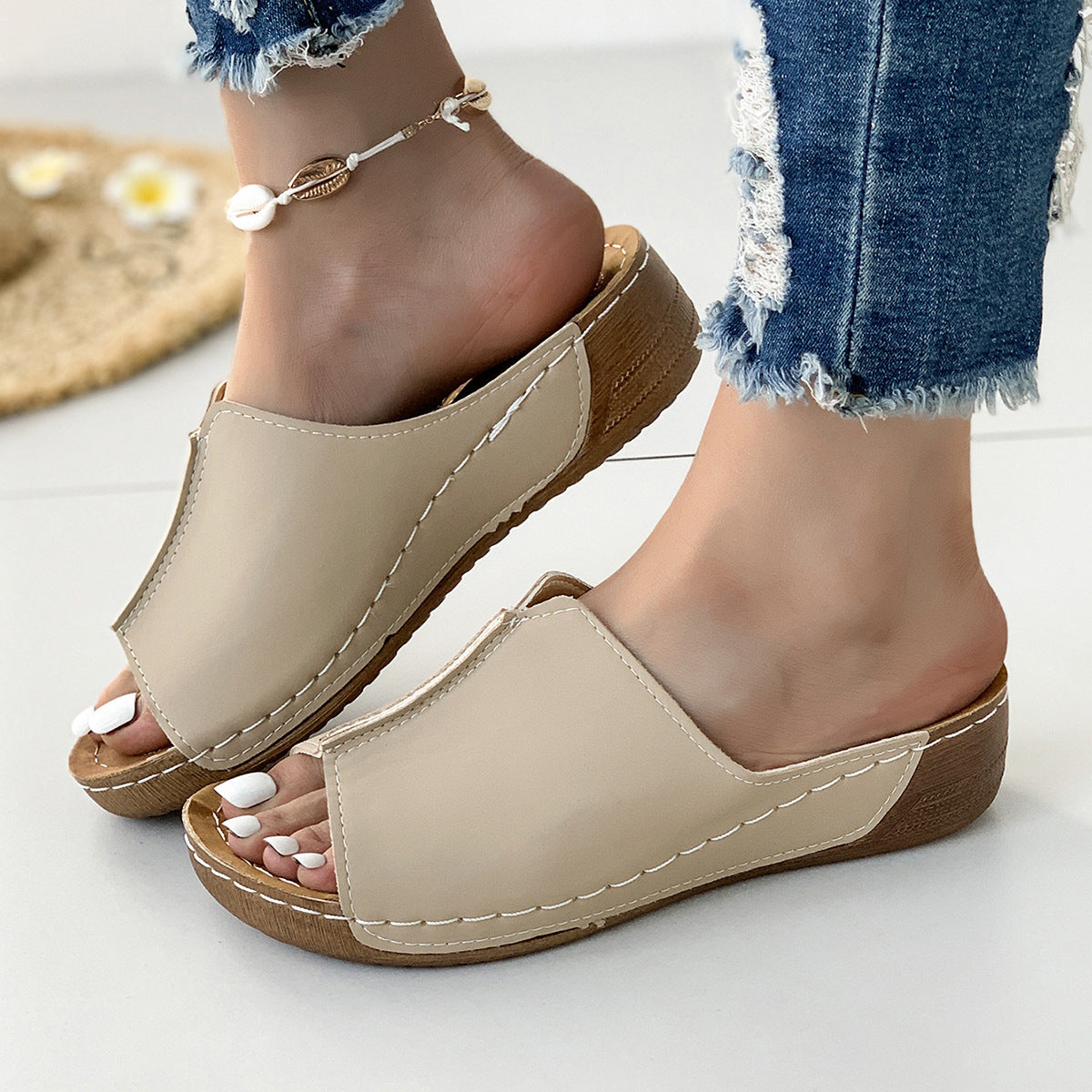 Damen Bequeme Schlupfsandalen mit modischem Schnitt EB