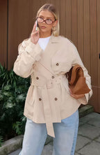 Damen Trenchcoat mit modischem Schnitt und taillierter Silhouette EB